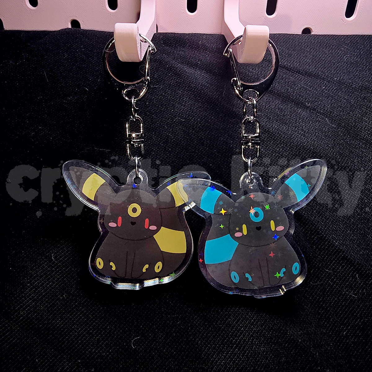 shiny umbreon keychain